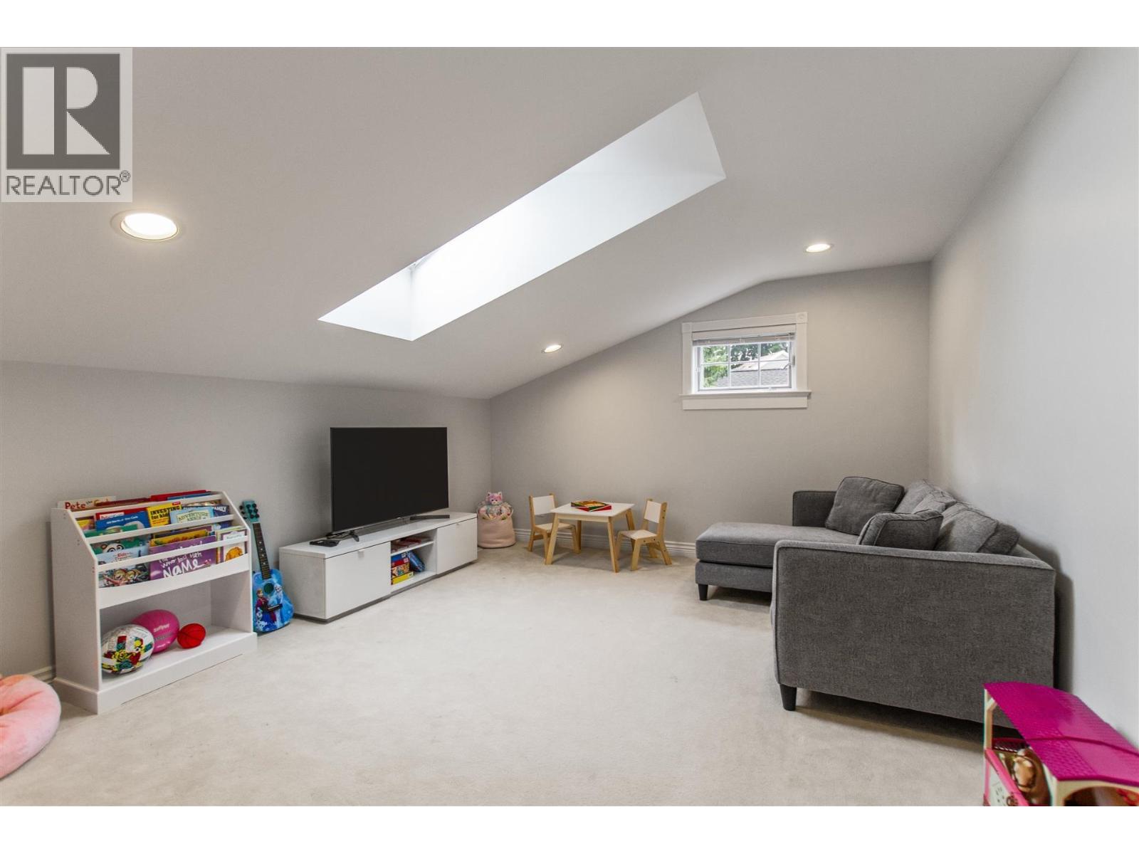 Photo 29 of 1 725 Rochester Avenue, Coquitlam BC