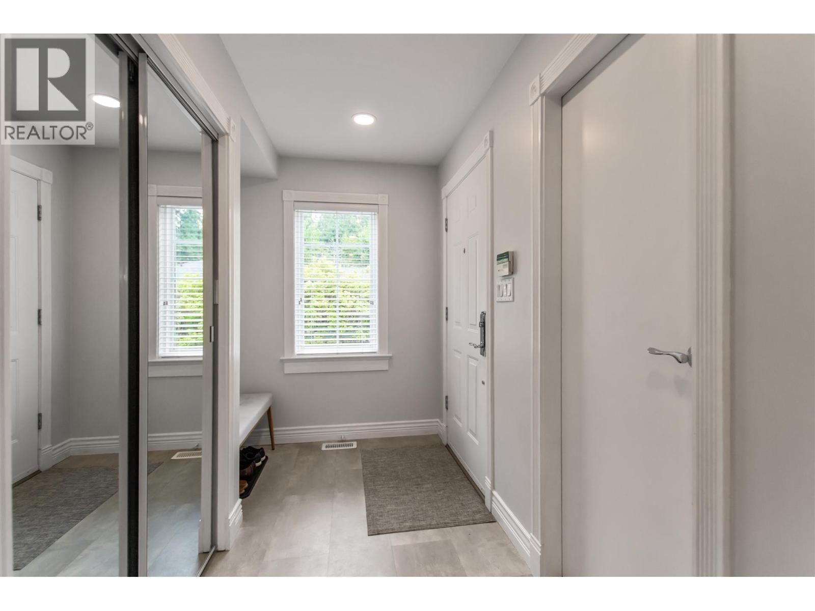 Photo 4 of 1 725 Rochester Avenue, Coquitlam BC