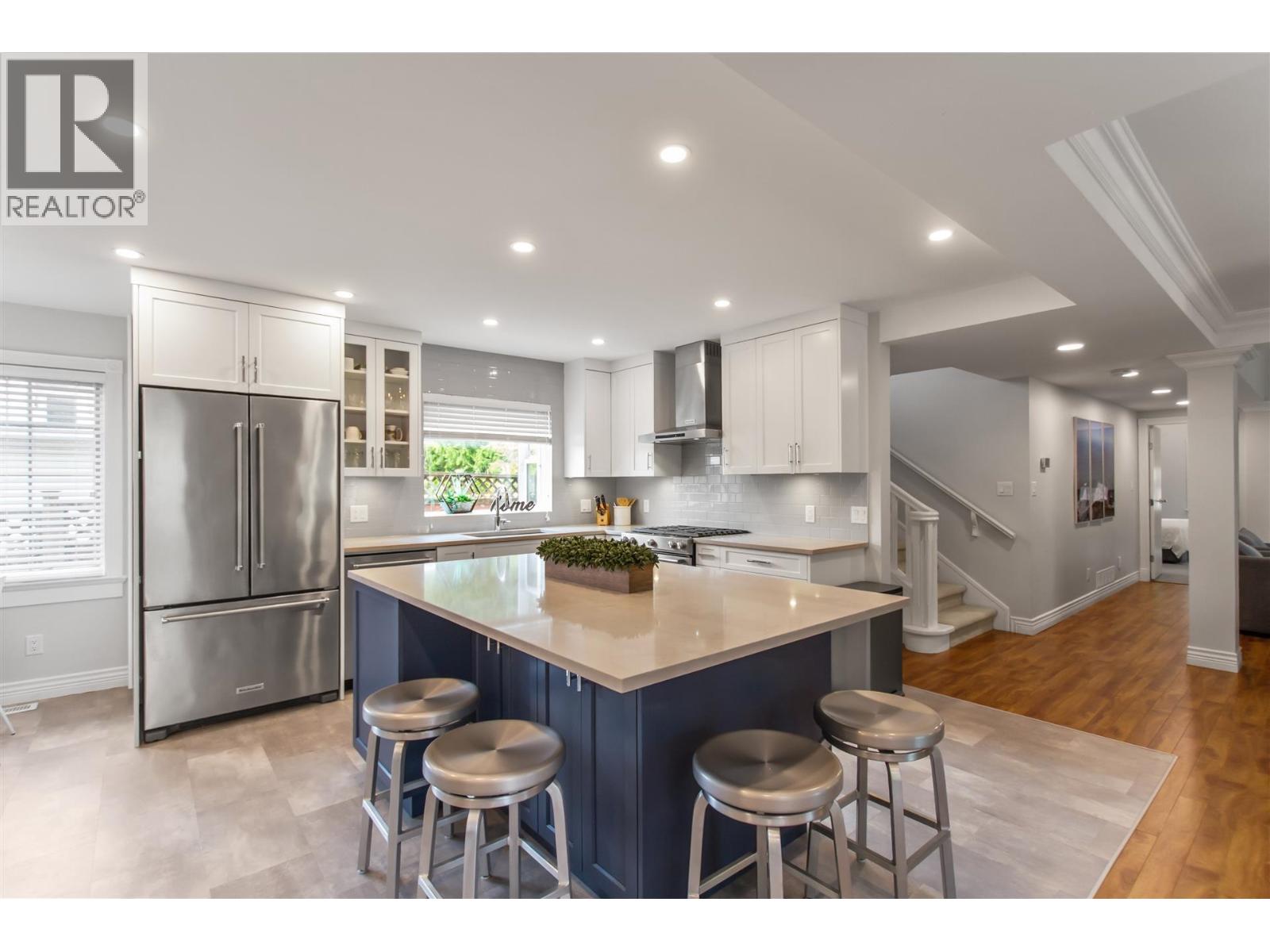 Photo 5 of 1 725 Rochester Avenue, Coquitlam BC