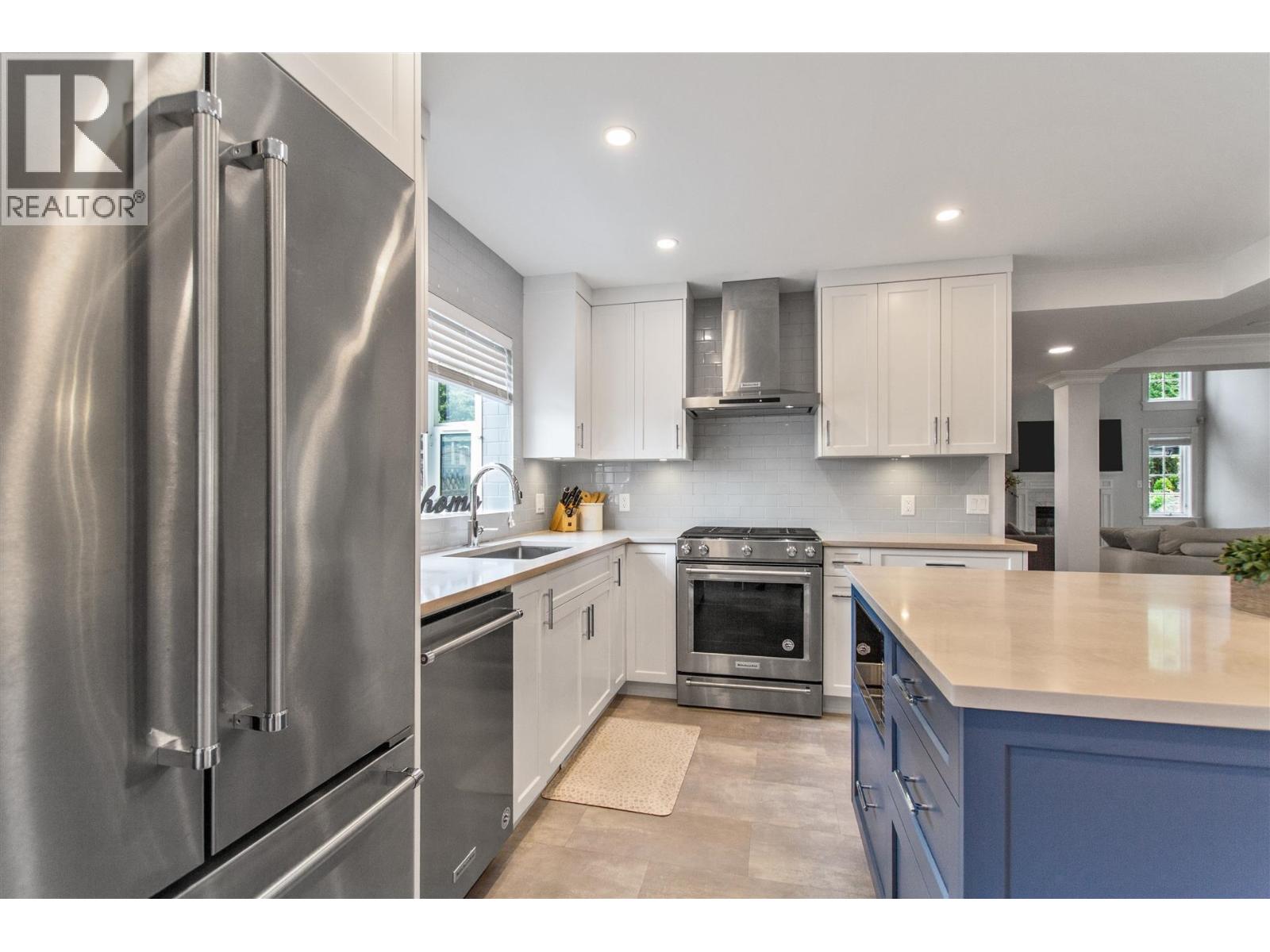 Photo 7 of 1 725 Rochester Avenue, Coquitlam BC