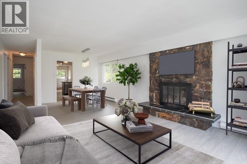 Photo 2 of 1564 Hope Road, North Vancouver BC
