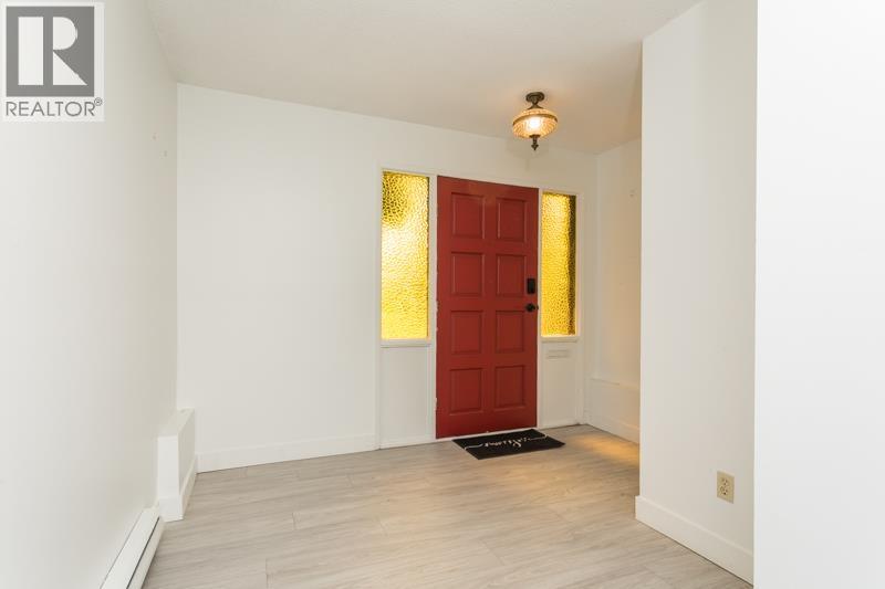Photo 21 of 1564 Hope Road, North Vancouver BC