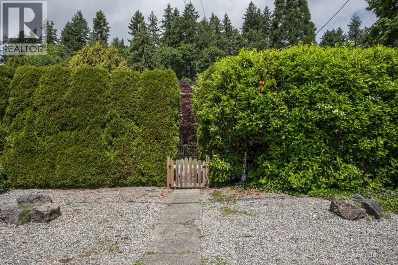 Photo 32 of 1564 Hope Road, North Vancouver BC