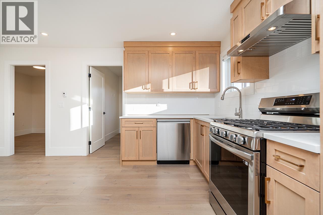 Photo 35 of 5091 Patrick Street, Burnaby BC