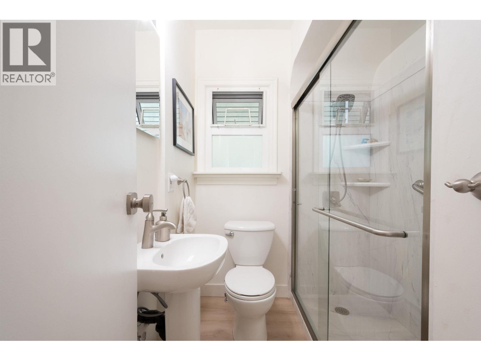 Photo 15 of 3476 W 13 Th Avenue, Vancouver BC