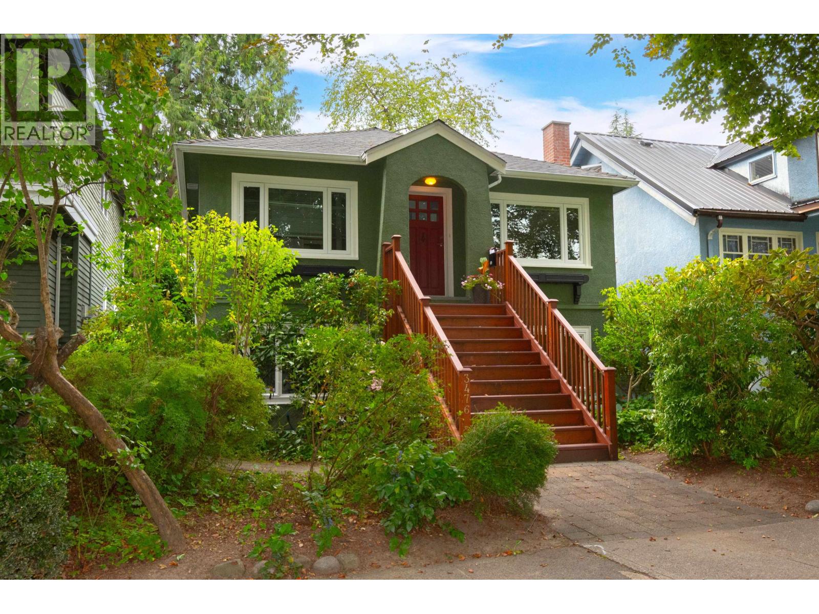 Photo 3 of 3476 W 13 Th Avenue, Vancouver BC