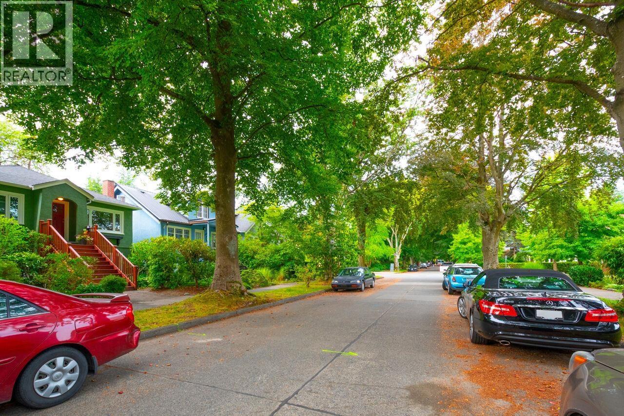 Photo 36 of 3476 W 13 Th Avenue, Vancouver BC