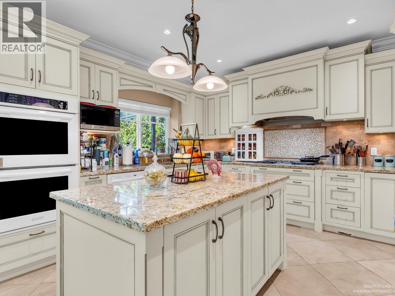 Photo 10 of 7227 Barnet Road, Burnaby BC