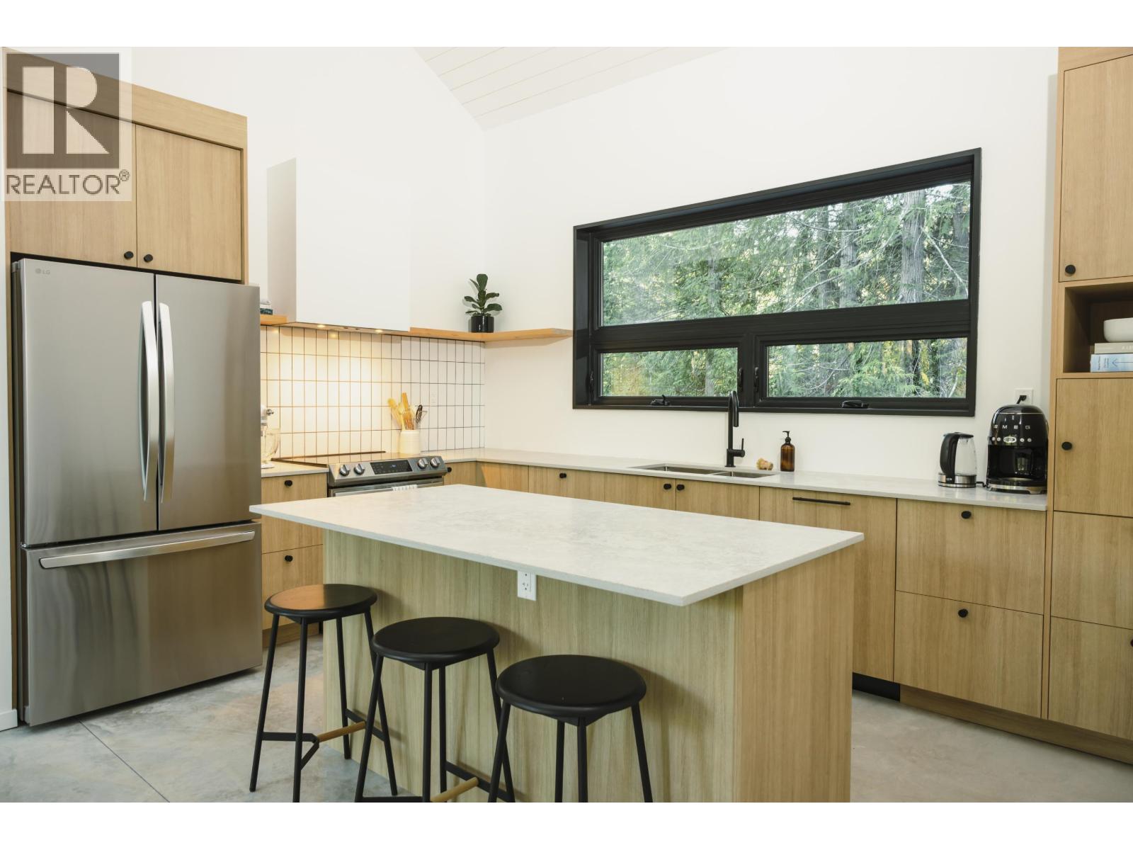 13801 LEE ROAD, Pender Harbour