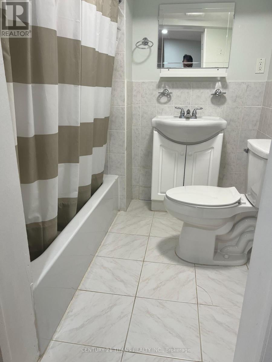 Photo 14 of 54 Newlands Avenue, Toronto ON