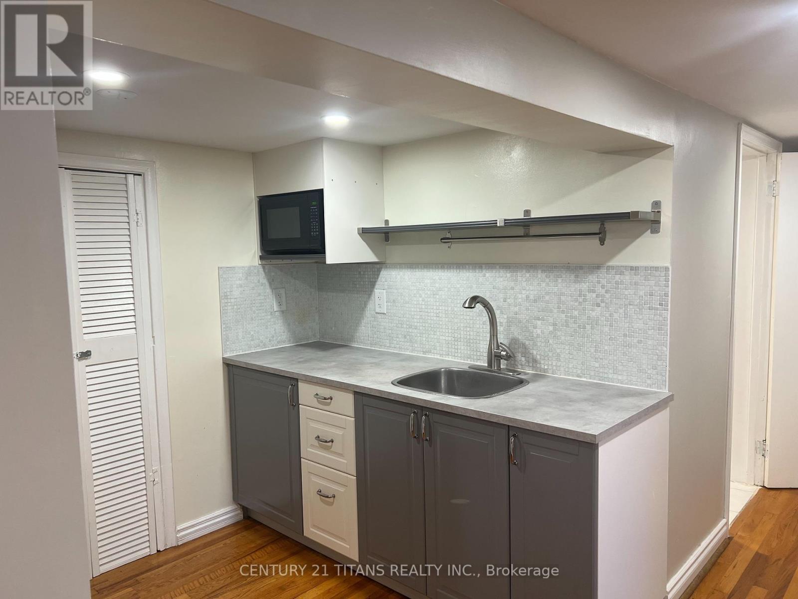 Photo 17 of 54 Newlands Avenue, Toronto ON