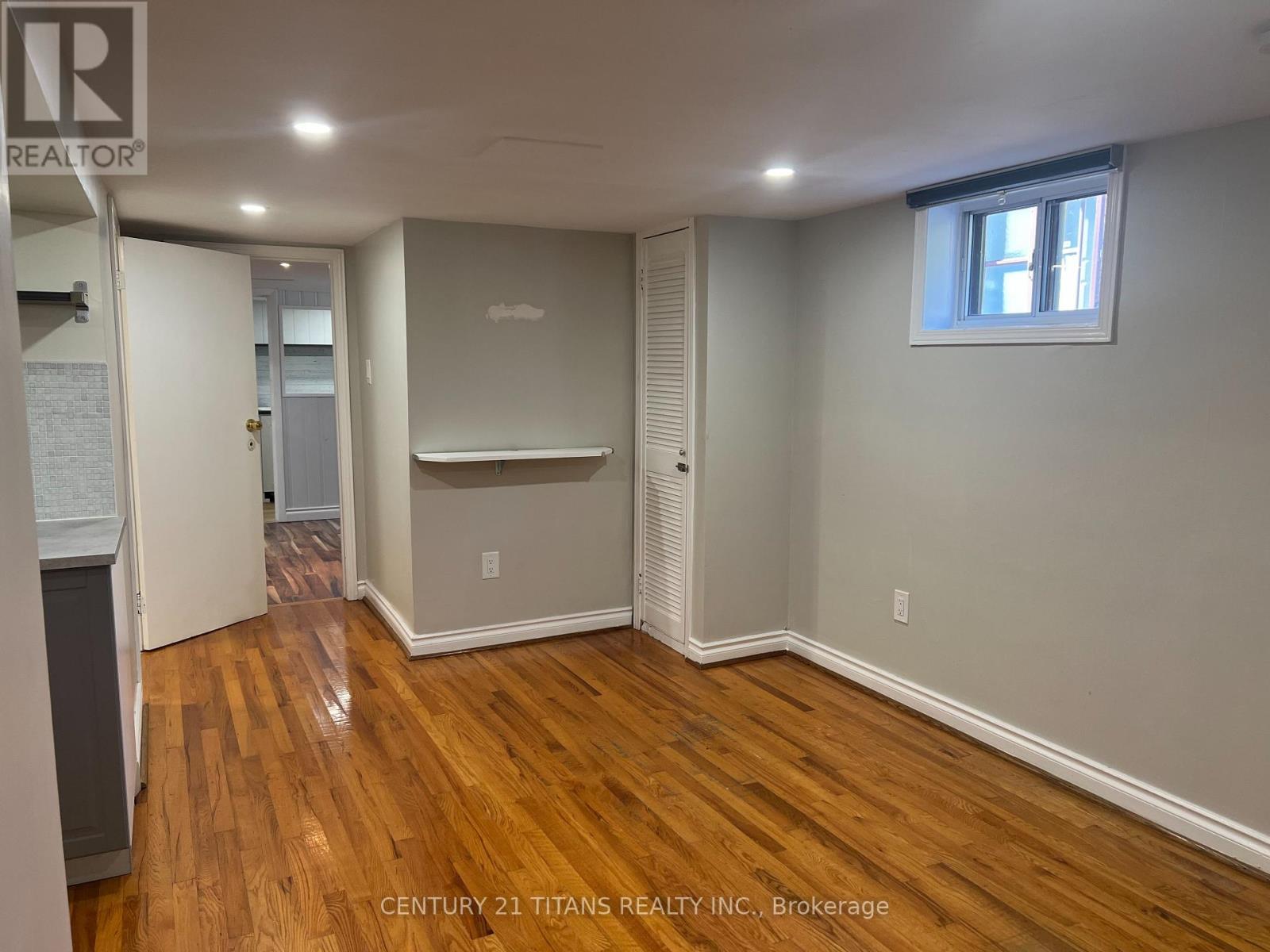 Photo 19 of 54 Newlands Avenue, Toronto ON