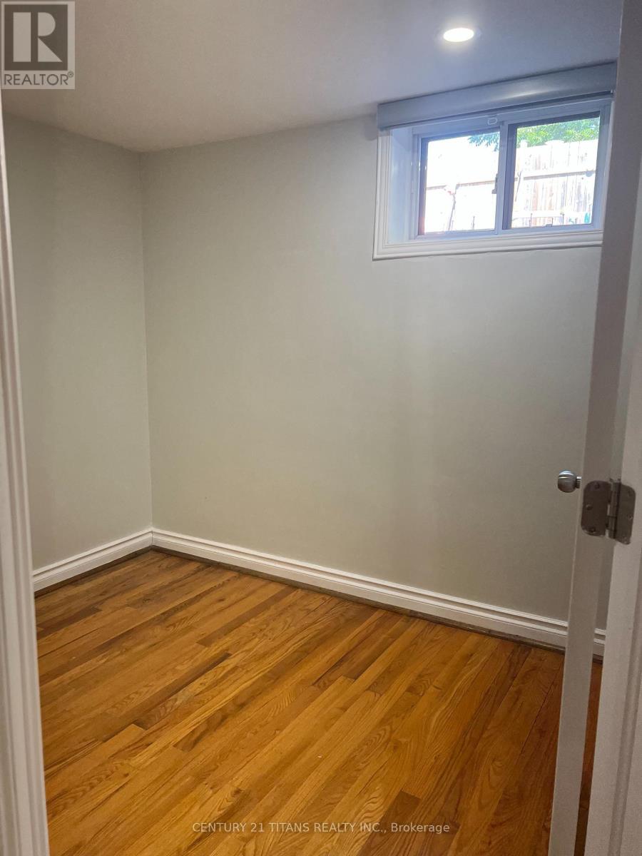 Photo 20 of 54 Newlands Avenue, Toronto ON