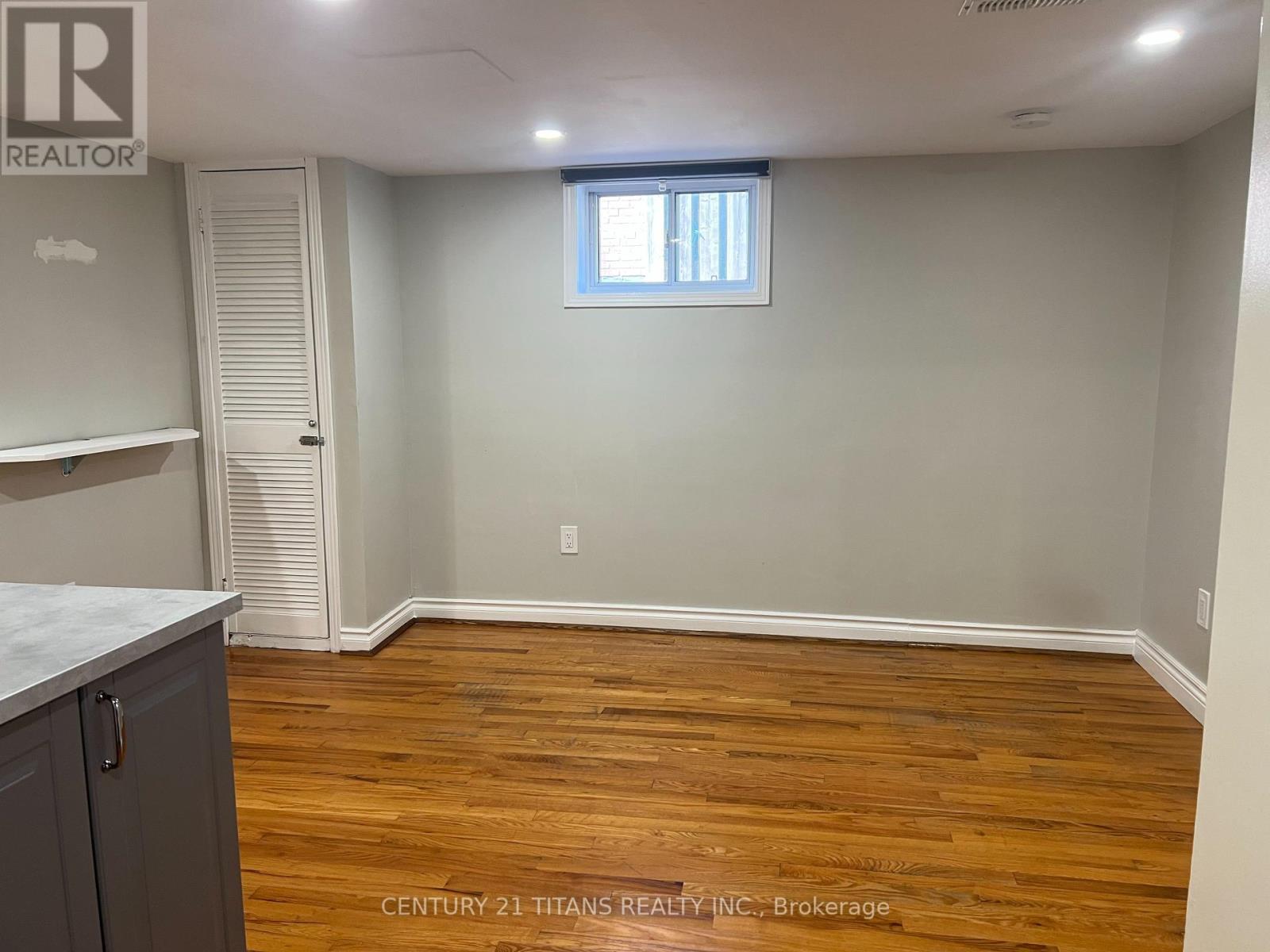 Photo 21 of 54 Newlands Avenue, Toronto ON