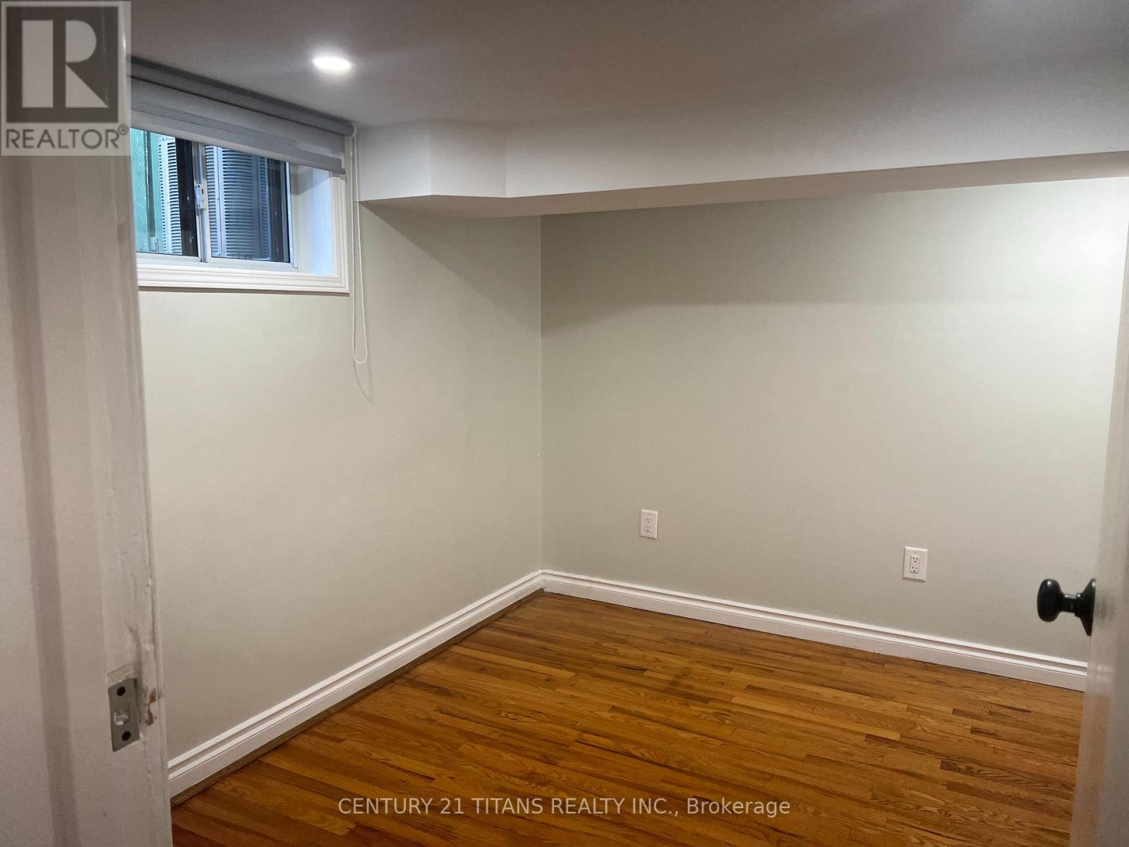 Photo 22 of 54 Newlands Avenue, Toronto ON