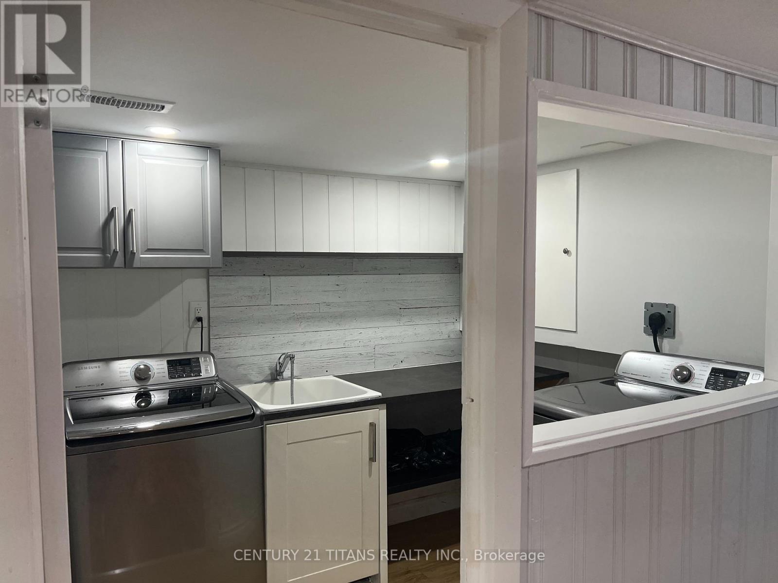Photo 6 of 54 Newlands Avenue, Toronto ON