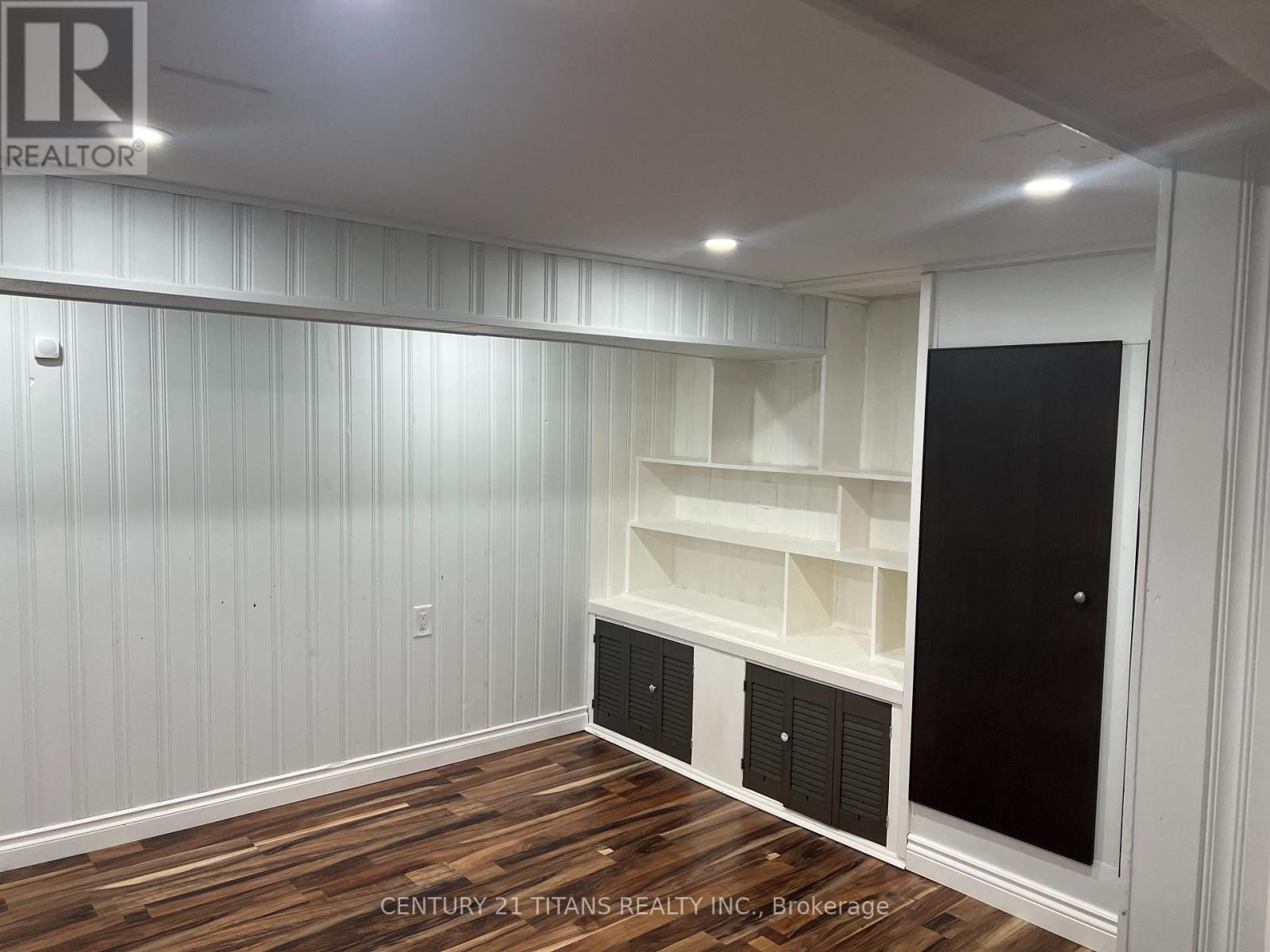 Photo 8 of 54 Newlands Avenue, Toronto ON