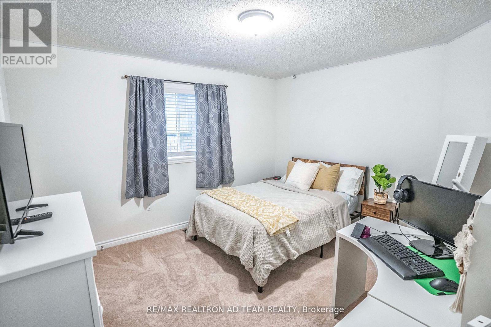 Photo 31 of 11 Kilpatrick Court, Clarington ON