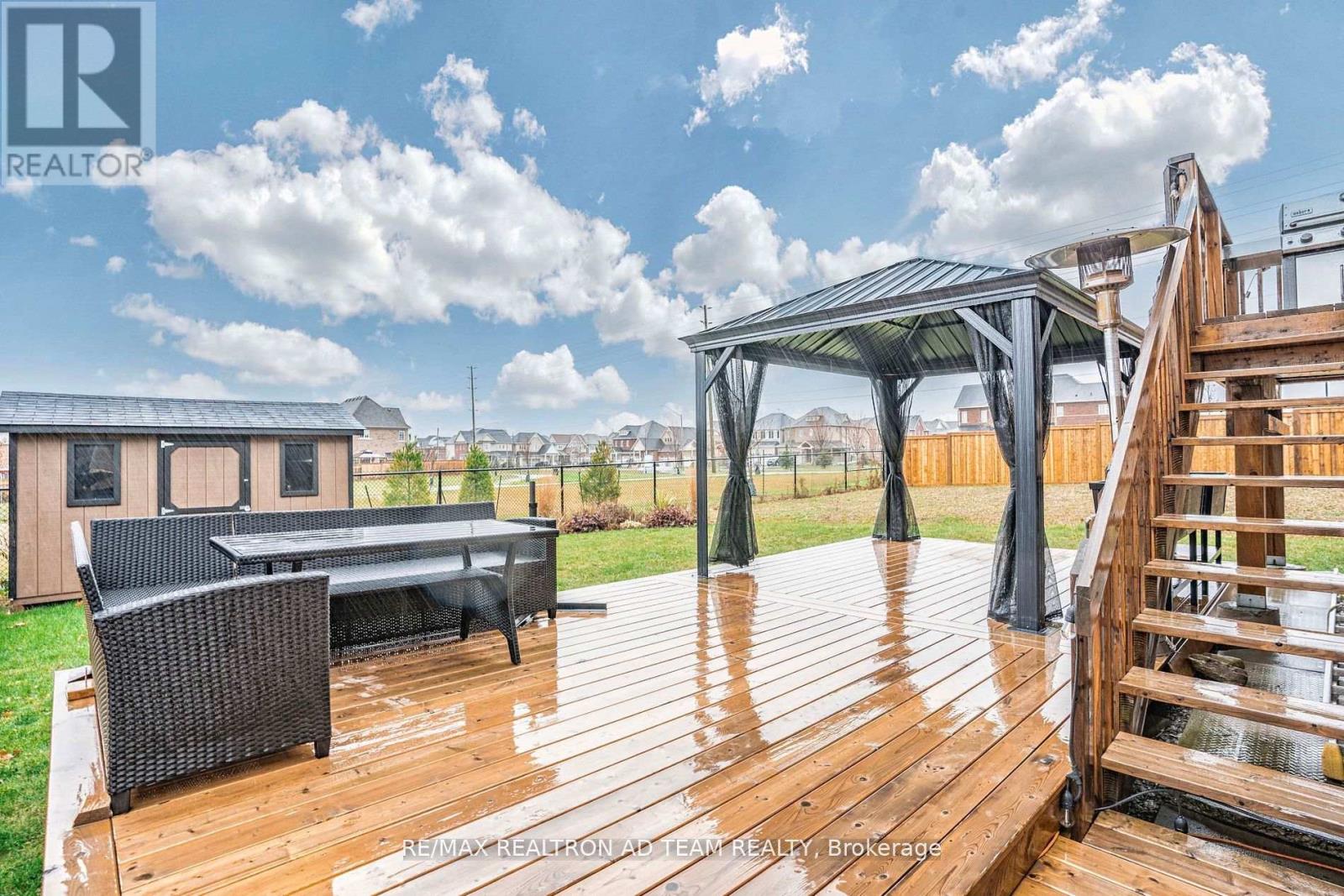 Photo 35 of 11 Kilpatrick Court, Clarington ON