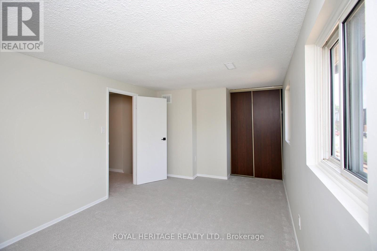 Photo 13 of 27 Parker Crescent, Ajax ON