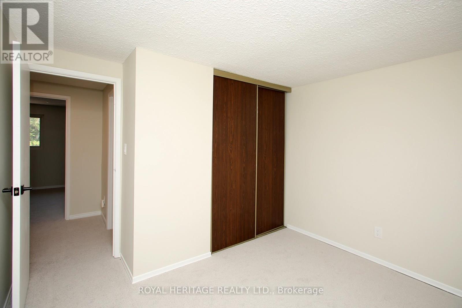 Photo 16 of 27 Parker Crescent, Ajax ON