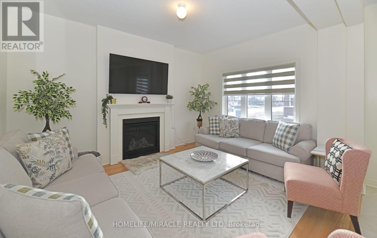 Photo 10 of 656 Fleetwood Drive, Oshawa ON