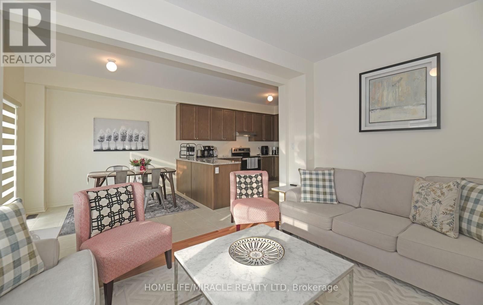 Photo 11 of 656 Fleetwood Drive, Oshawa ON