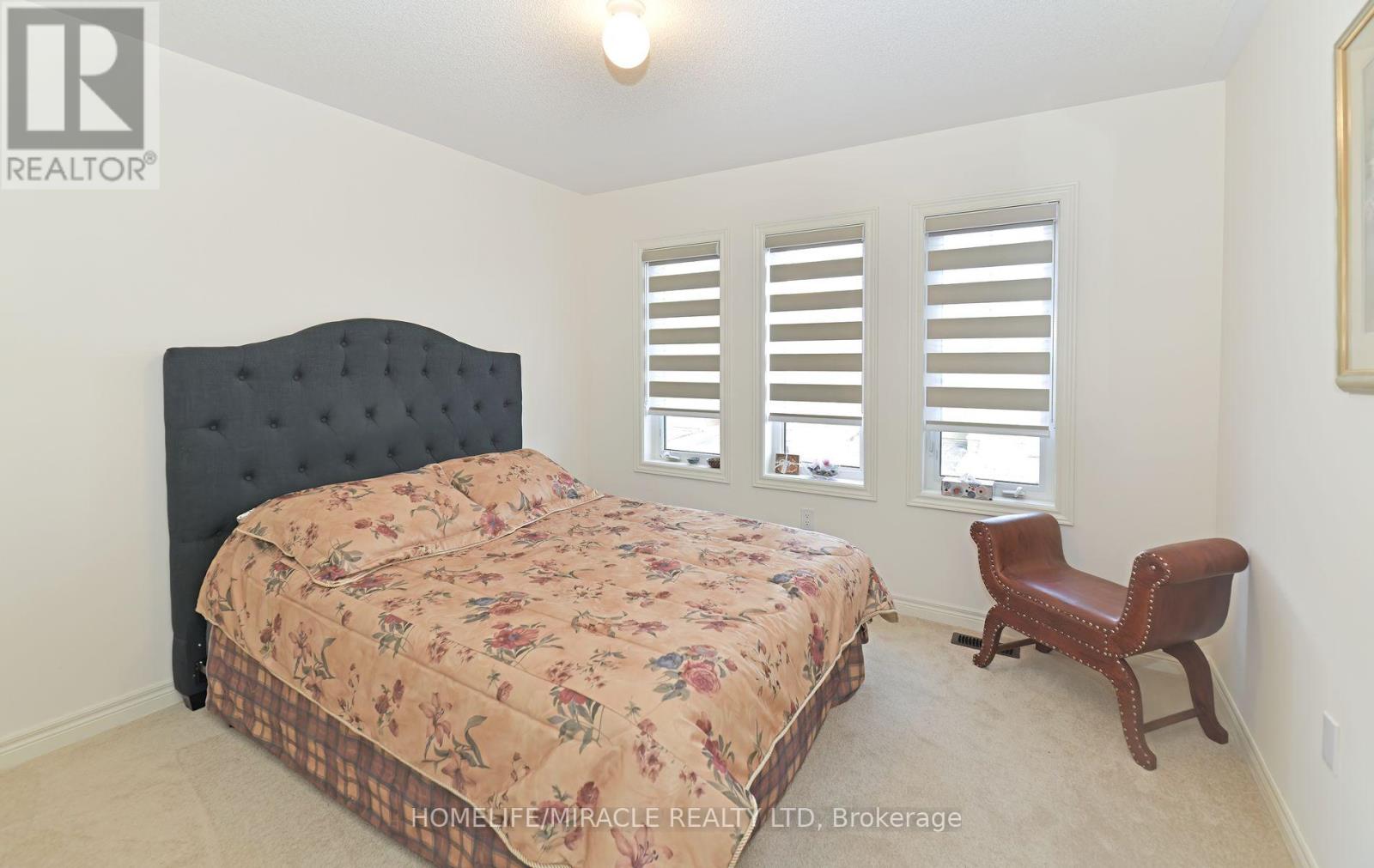 Photo 18 of 656 Fleetwood Drive, Oshawa ON