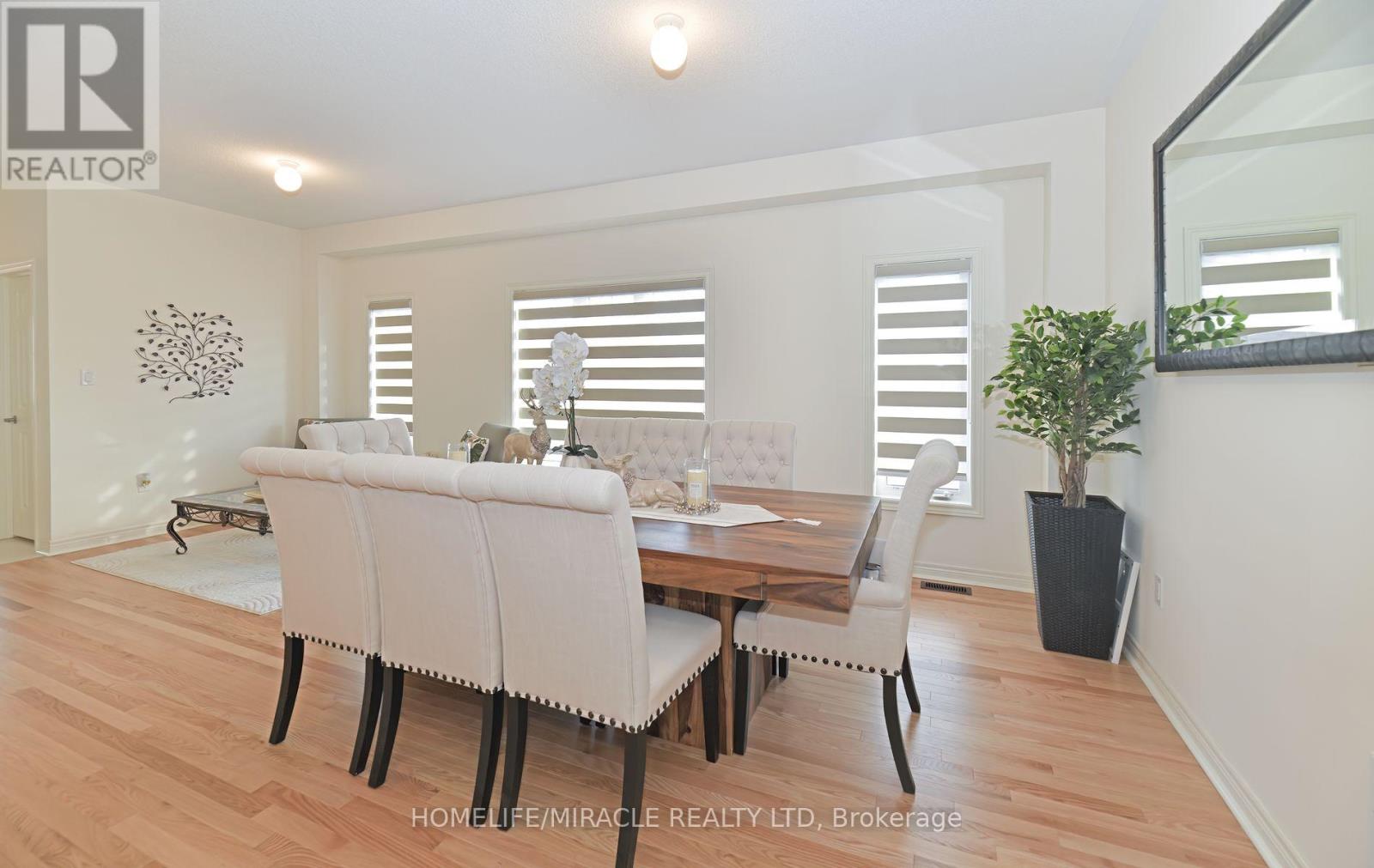 Photo 5 of 656 Fleetwood Drive, Oshawa ON