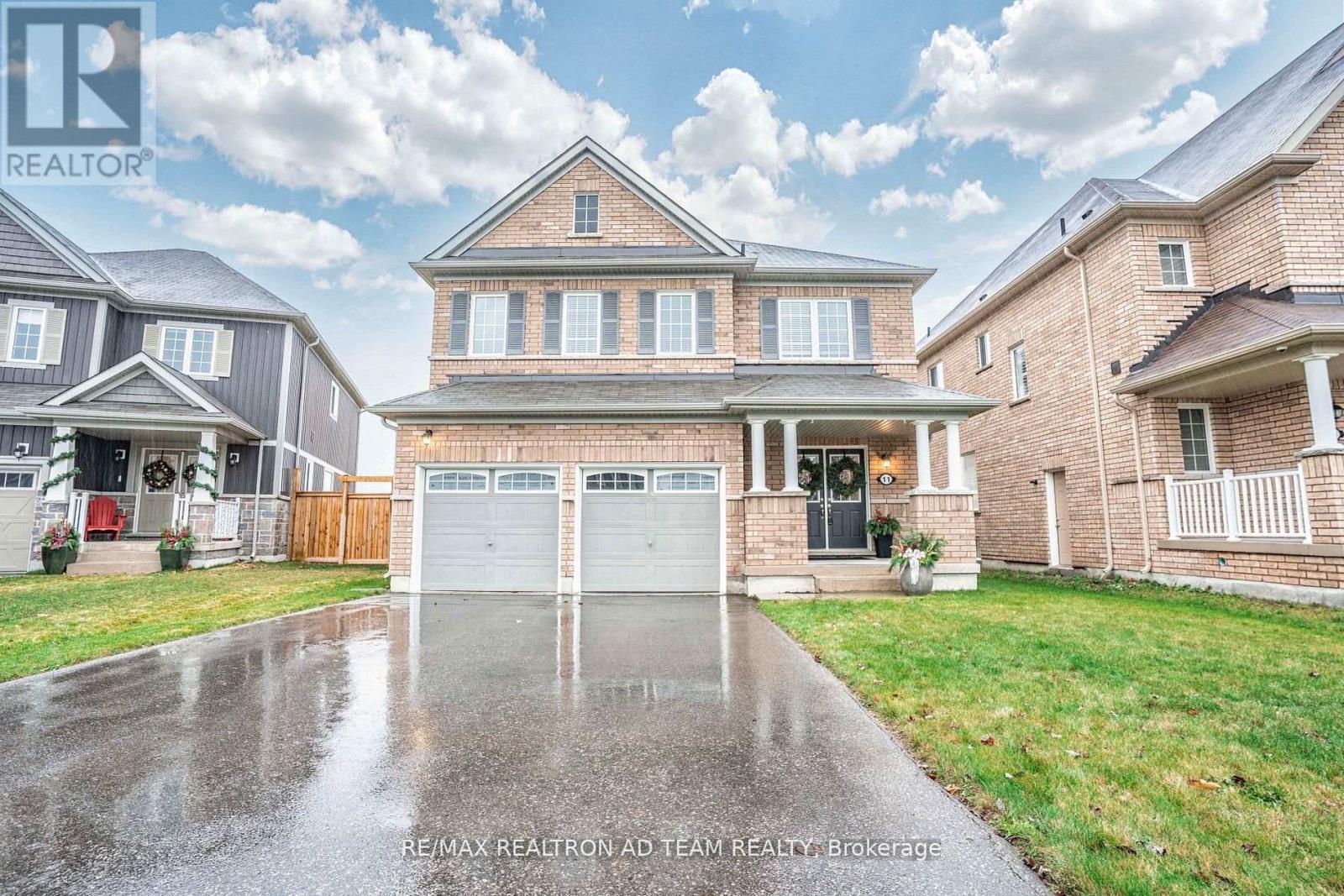 Photo 2 of 11 Kilpatrick Court, Clarington ON