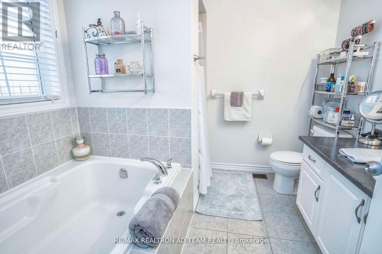 Photo 24 of 11 Kilpatrick Court, Clarington ON