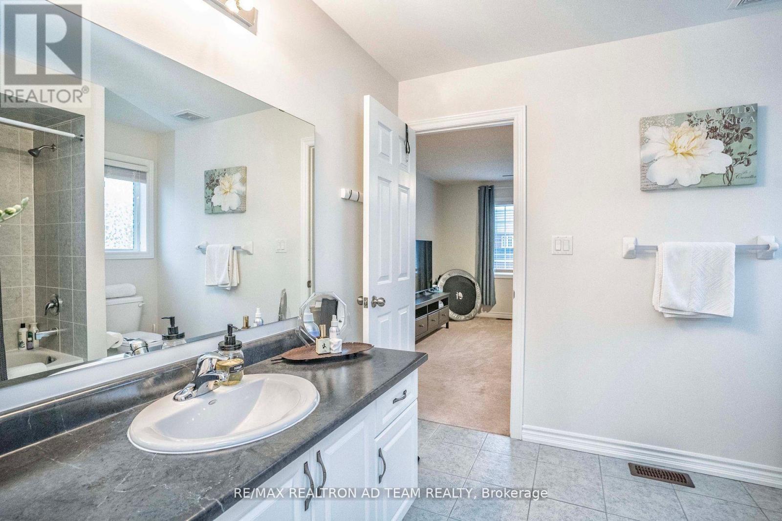 Photo 28 of 11 Kilpatrick Court, Clarington ON