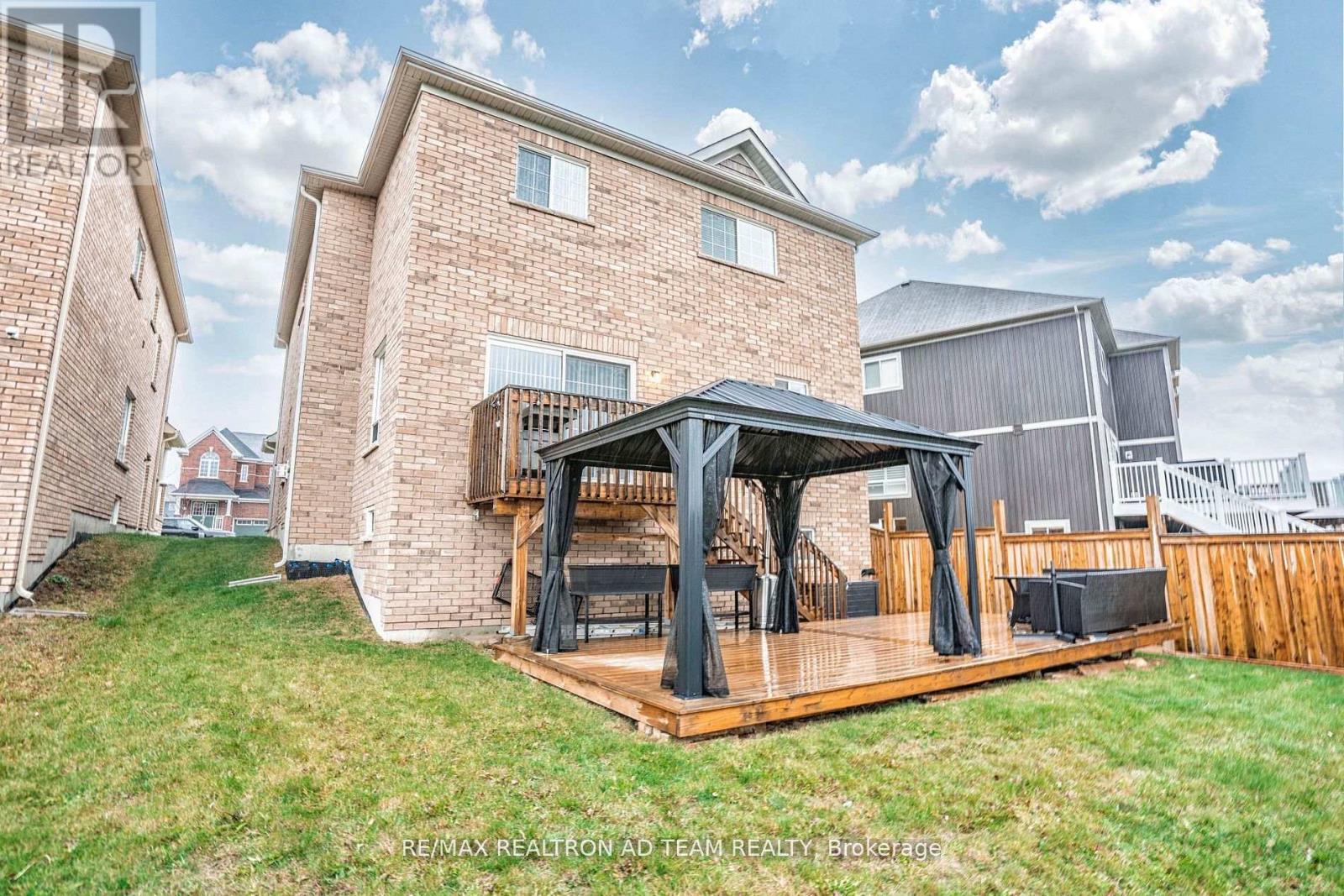 Photo 37 of 11 Kilpatrick Court, Clarington ON