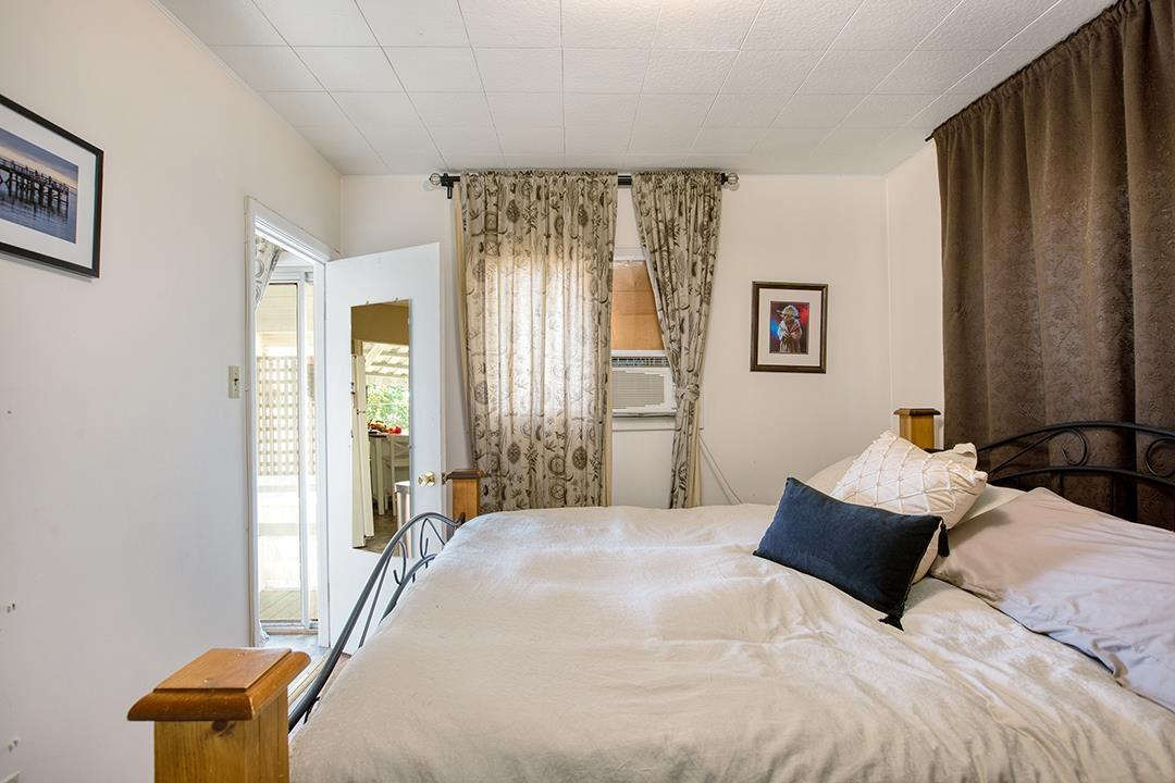 Photo 11 of 14683 West Beach Avenue, White Rock BC