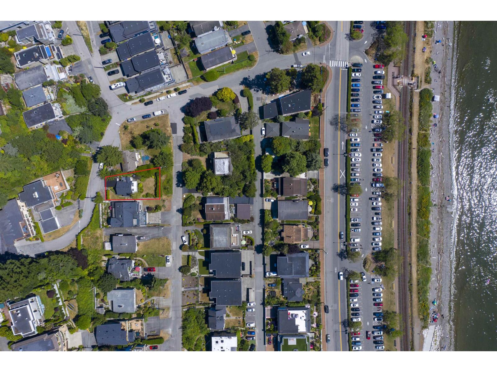 Photo 23 of 14683 West Beach Avenue, White Rock BC