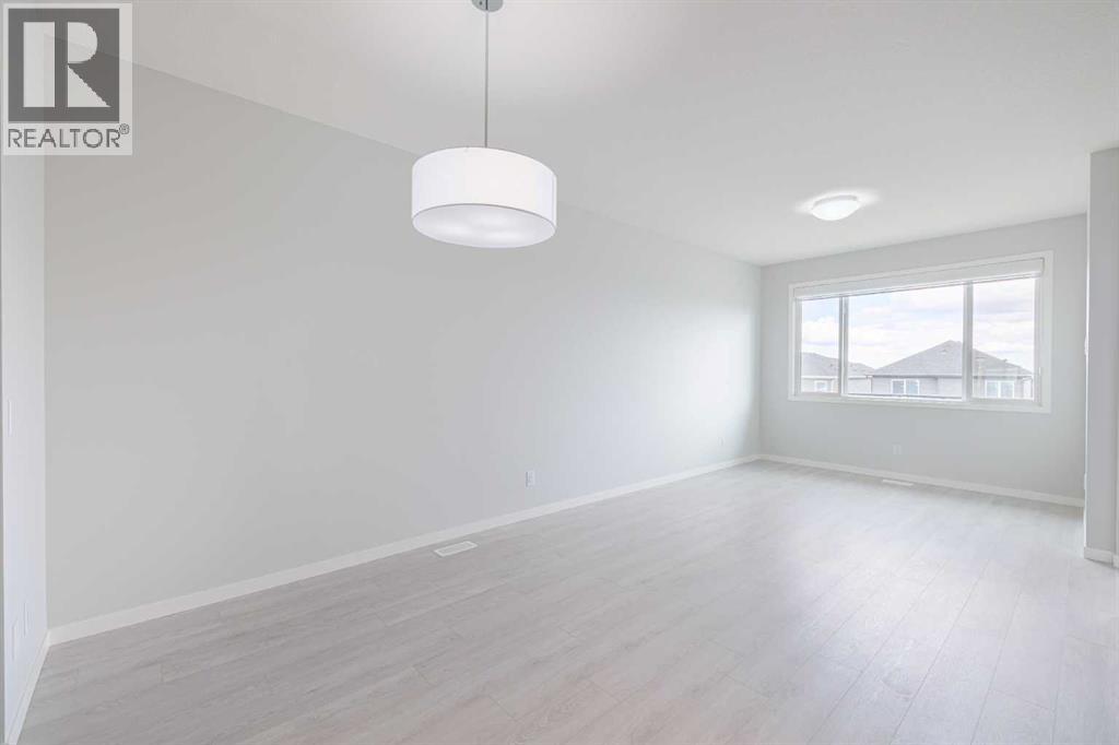 Photo 8 of 120 Edith Place Nw, Calgary AB