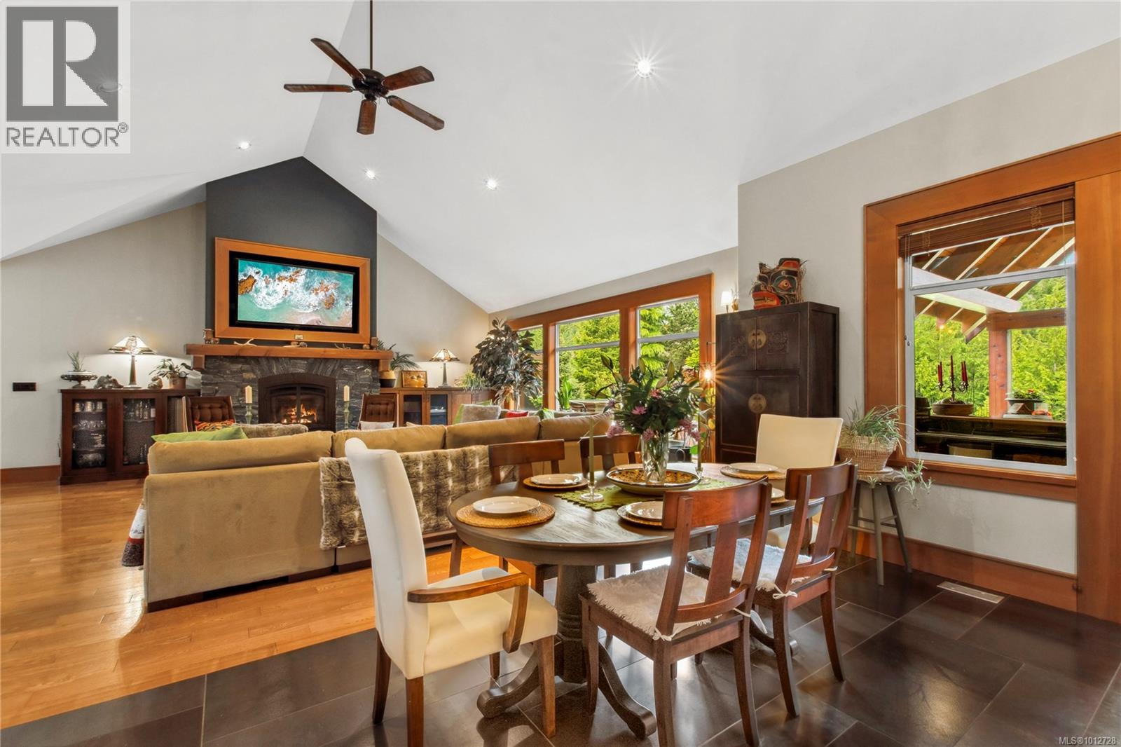 Photo 11 of 3237 Ridgeview Pl, Nanaimo BC