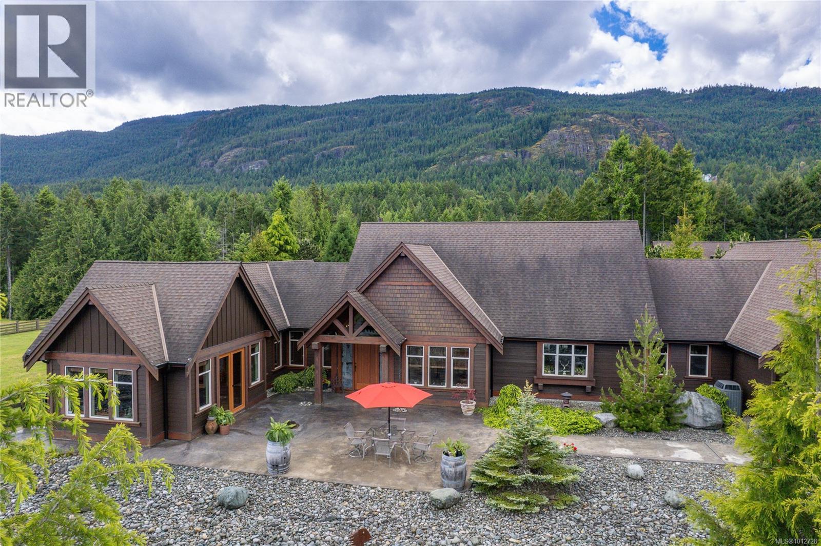 Photo 3 of 3237 Ridgeview Pl, Nanaimo BC