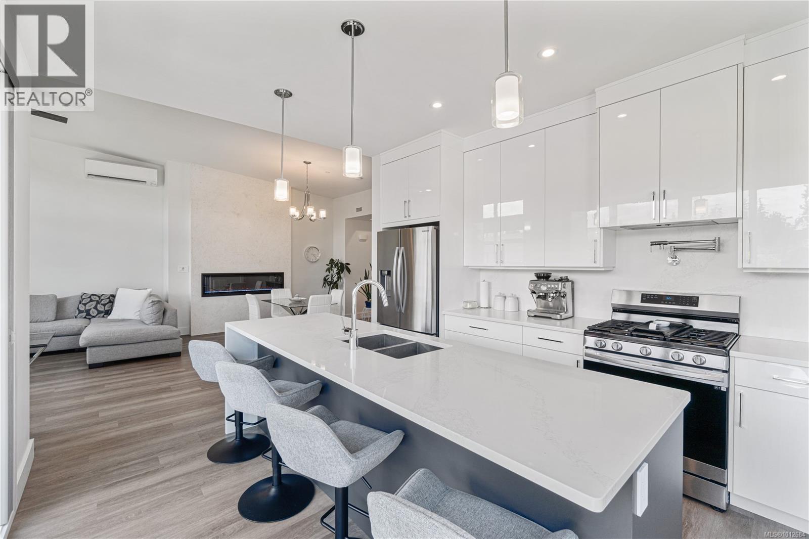 Photo 12 of 5 243 Corfield St S, Parksville BC