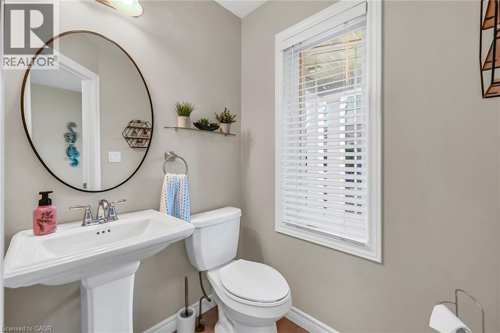 Photo 22 of 70 Escarpment Drive, Stoney Creek ON