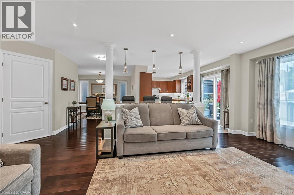 Photo 11 of 70 Escarpment Drive, Stoney Creek ON