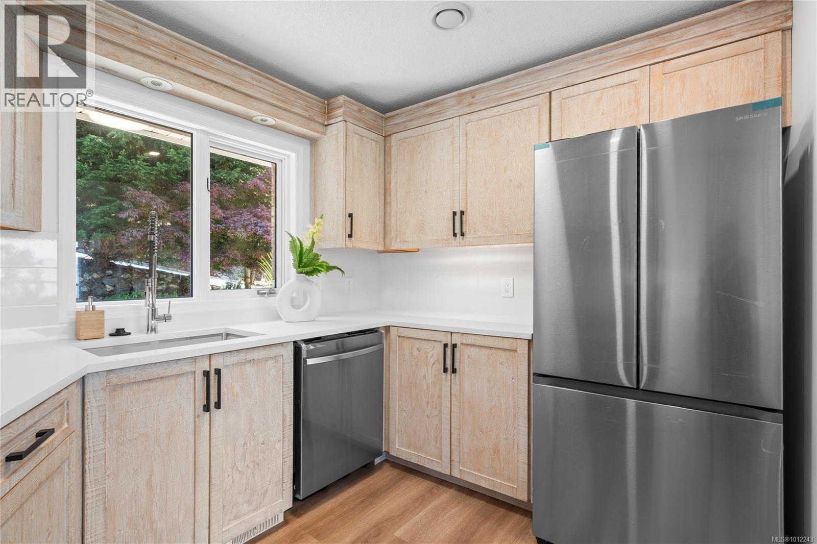 Photo 16 of 3640 Sundown Dr, Nanaimo BC