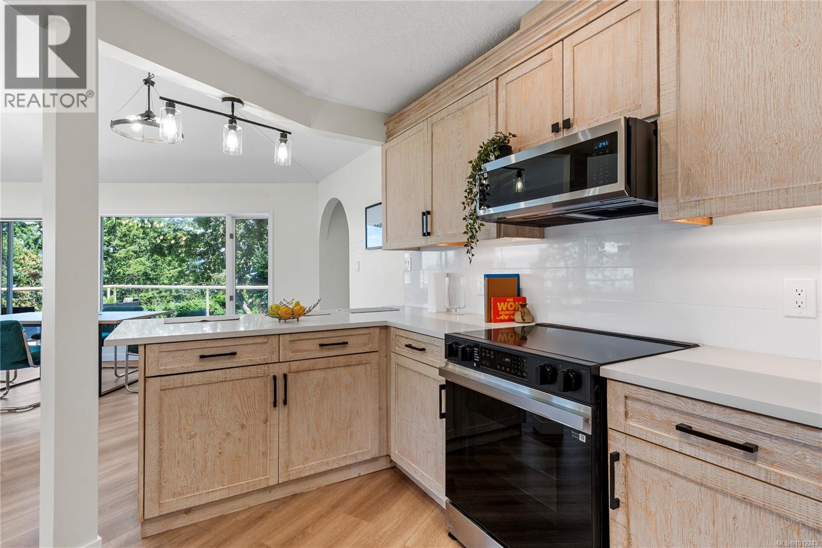 Photo 17 of 3640 Sundown Dr, Nanaimo BC