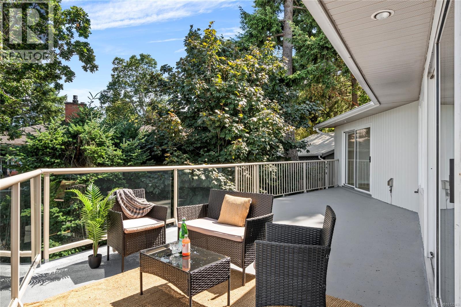 Photo 7 of 3640 Sundown Dr, Nanaimo BC