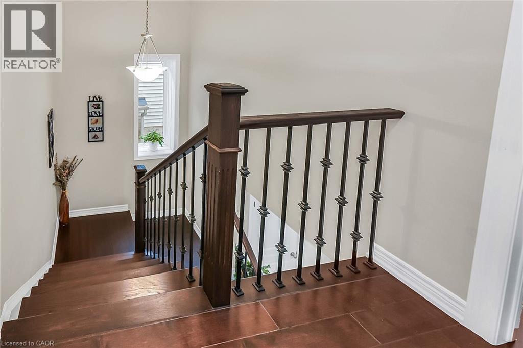 Photo 35 of 70 Escarpment Drive, Stoney Creek ON