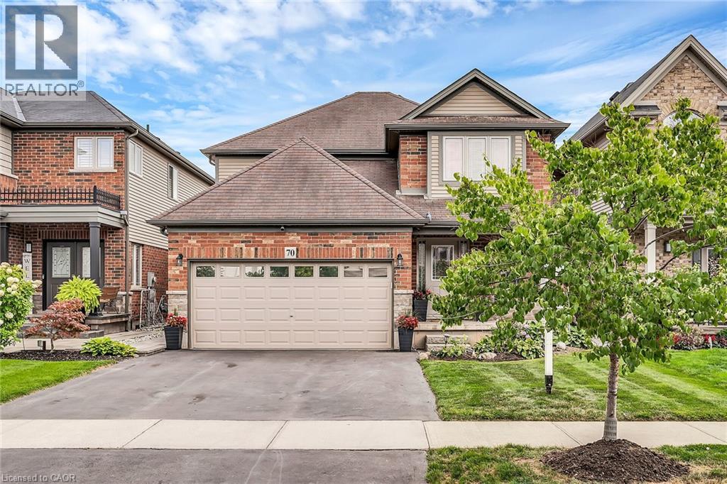 Photo 3 of 70 Escarpment Drive, Stoney Creek ON