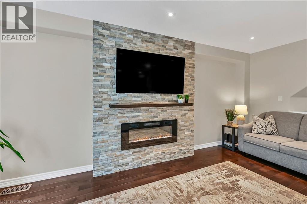 Photo 12 of 70 Escarpment Drive, Stoney Creek ON
