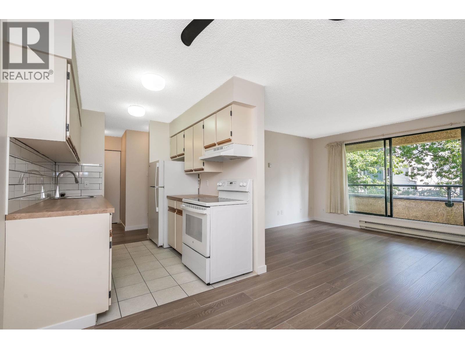 Photo 14 of 404 1026 Queens Avenue, New Westminster BC