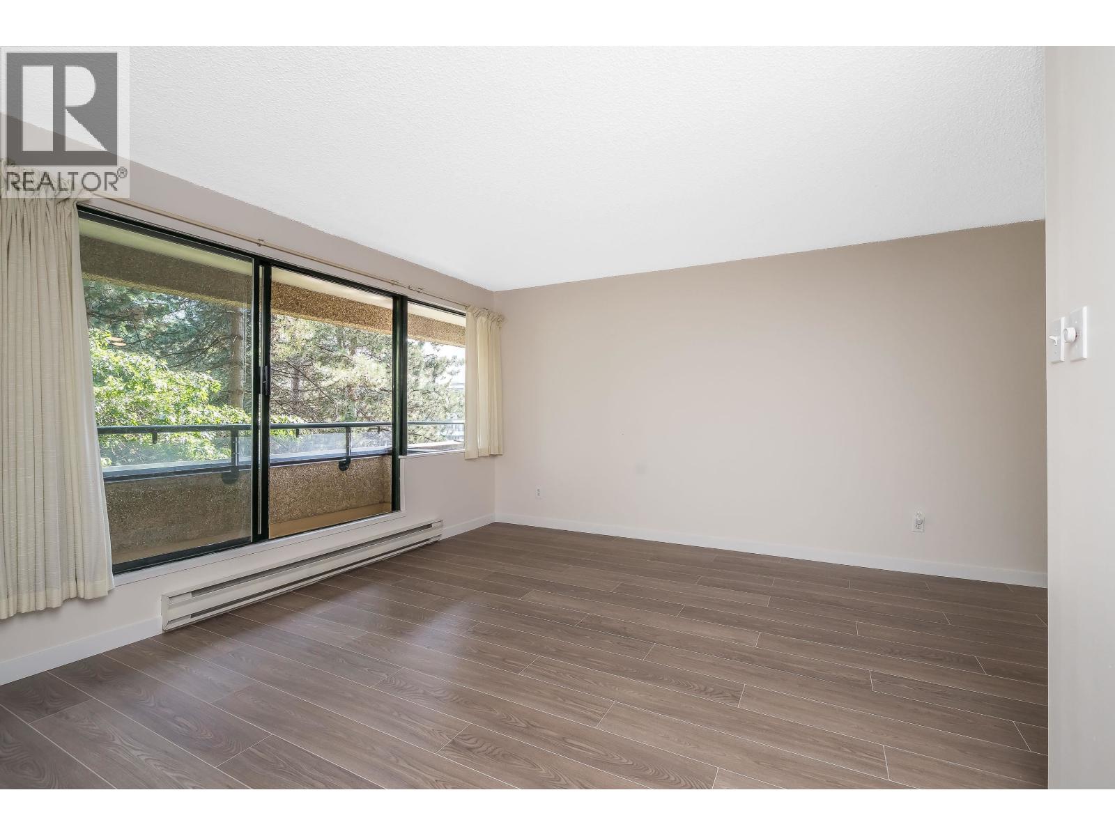 Photo 16 of 404 1026 Queens Avenue, New Westminster BC