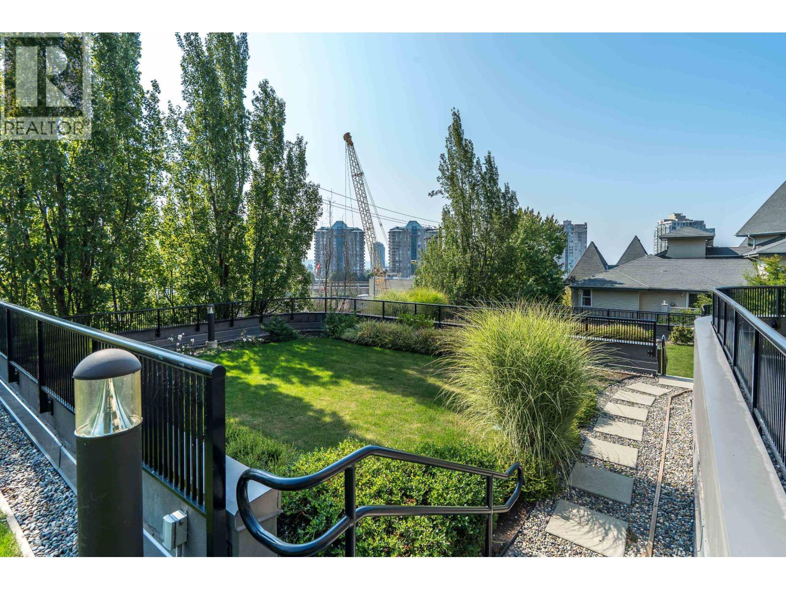 Photo 31 of 404 1026 Queens Avenue, New Westminster BC